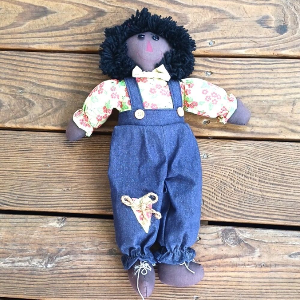 Raggetty Ann  doll shelf sitter